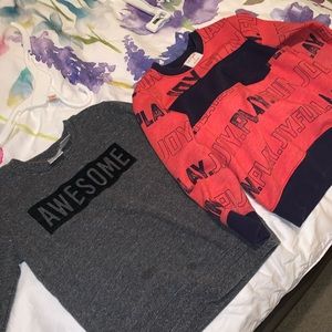 2 Boy sweaters 5T for one price.